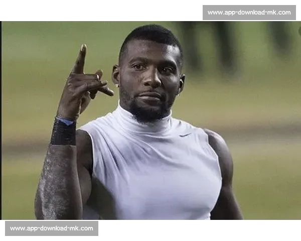 詹姆斯质疑戒指文化遭名嘴炮轰：立场矛盾引争议