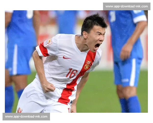 曾凡博启程德国冲刺亚洲杯 工作室晒照展现康复决心